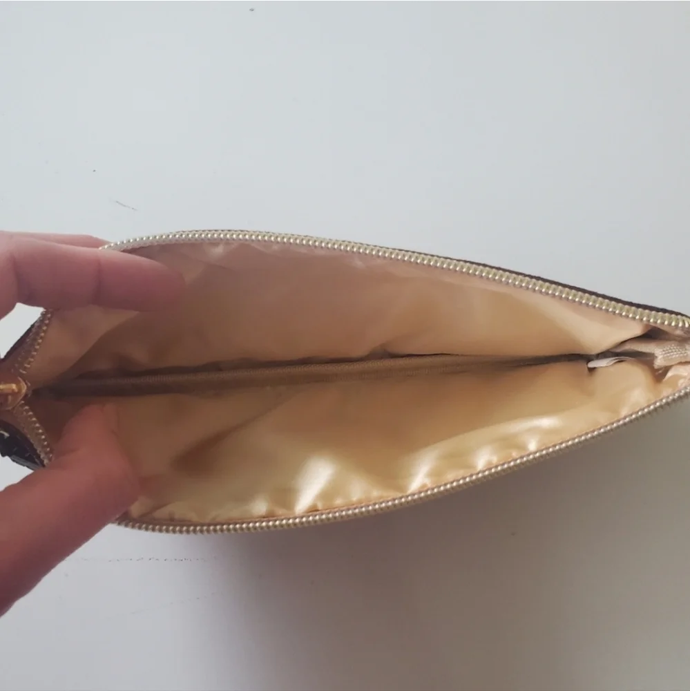 4 Nabla eyeshadow brushes and bag